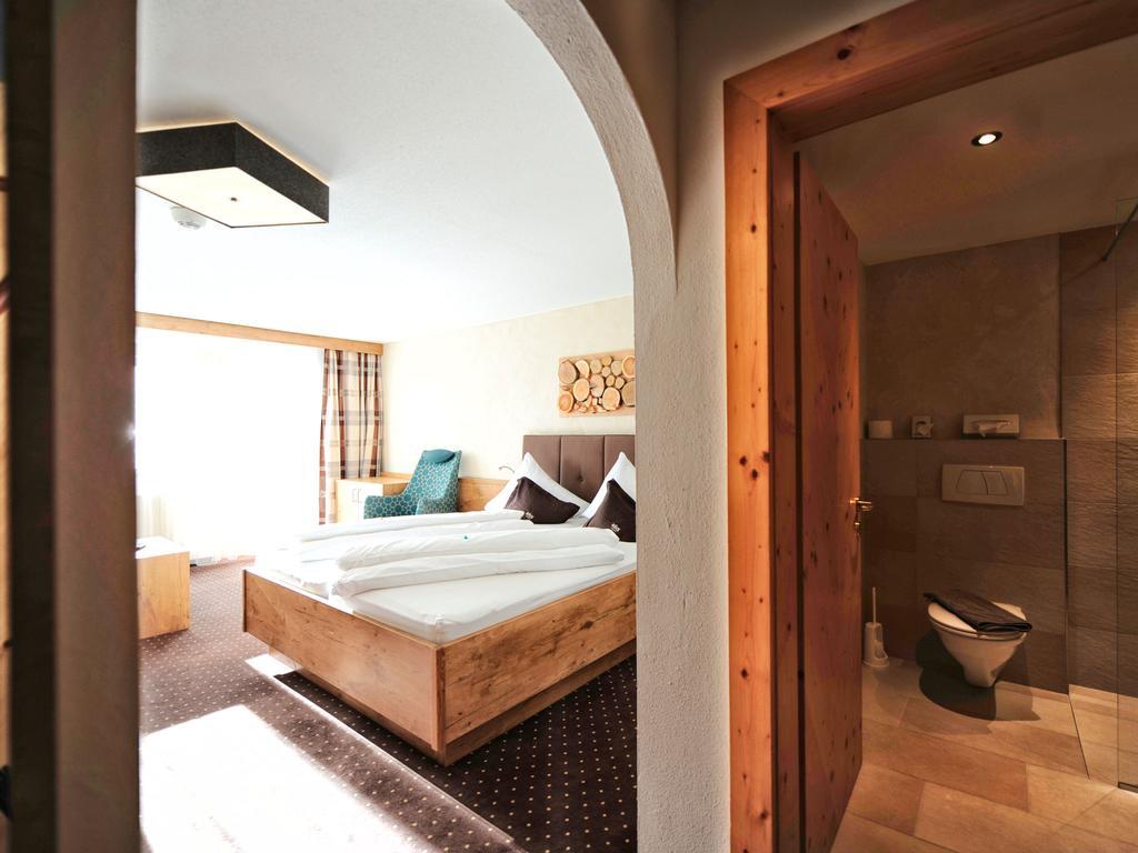 Hotel Roeck Garni ฟิสส์ ภายนอก รูปภาพ