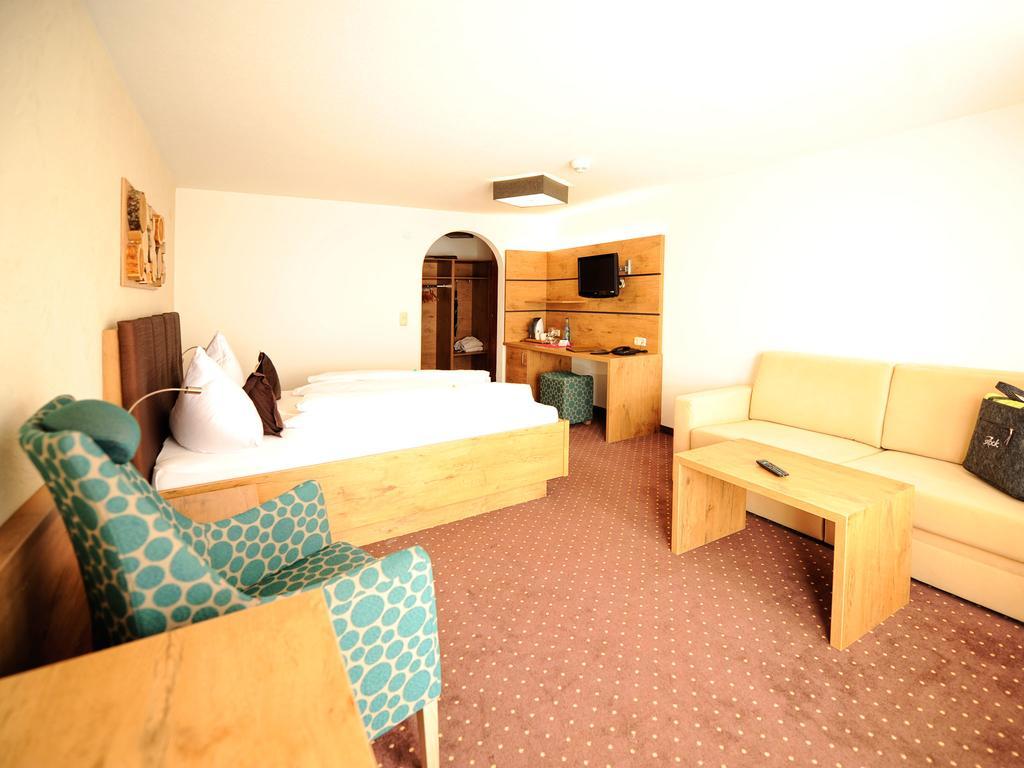 Hotel Roeck Garni ฟิสส์ ภายนอก รูปภาพ