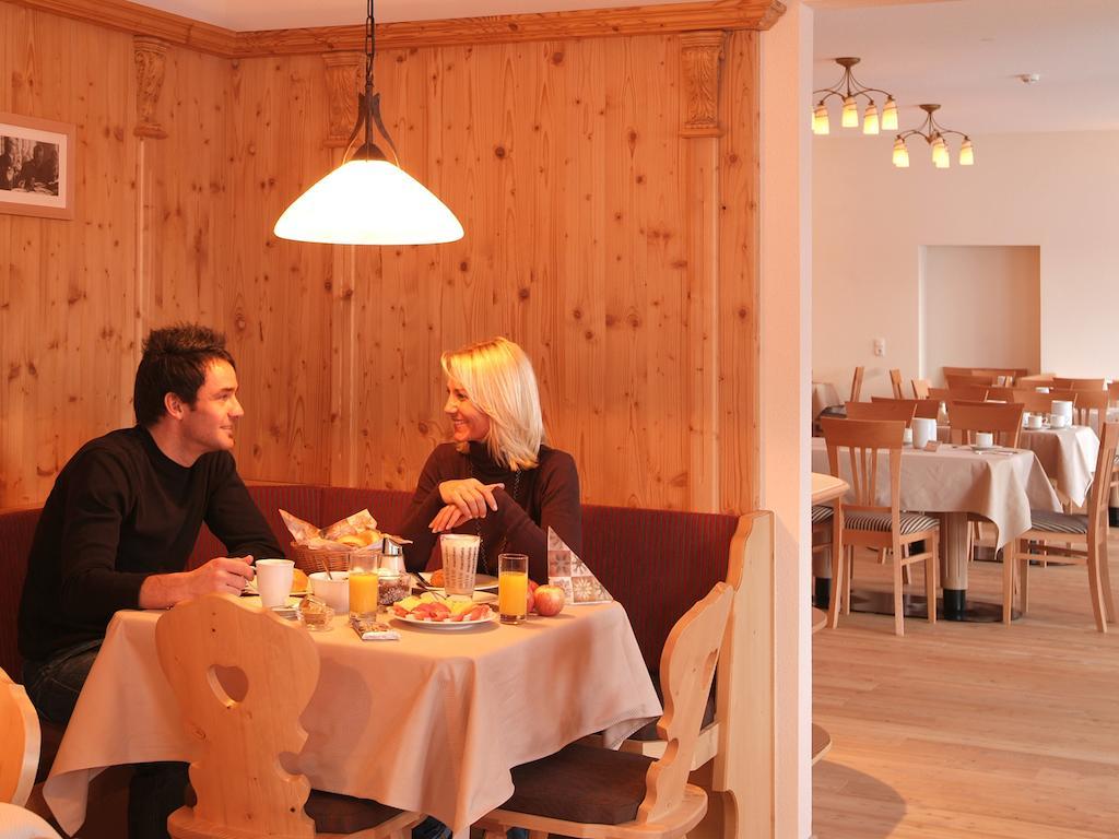 Hotel Roeck Garni ฟิสส์ ภายนอก รูปภาพ