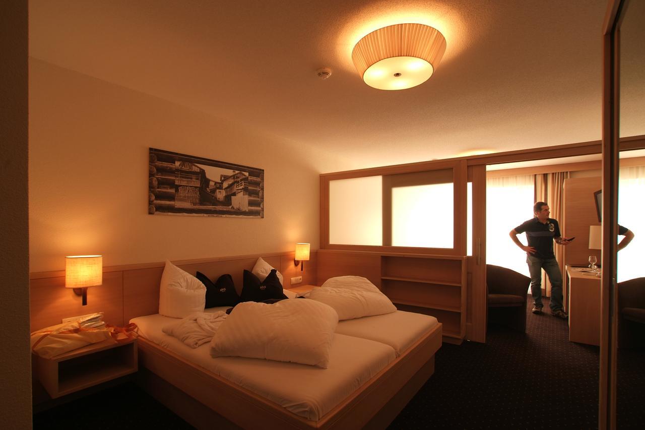 Hotel Roeck Garni ฟิสส์ ภายนอก รูปภาพ