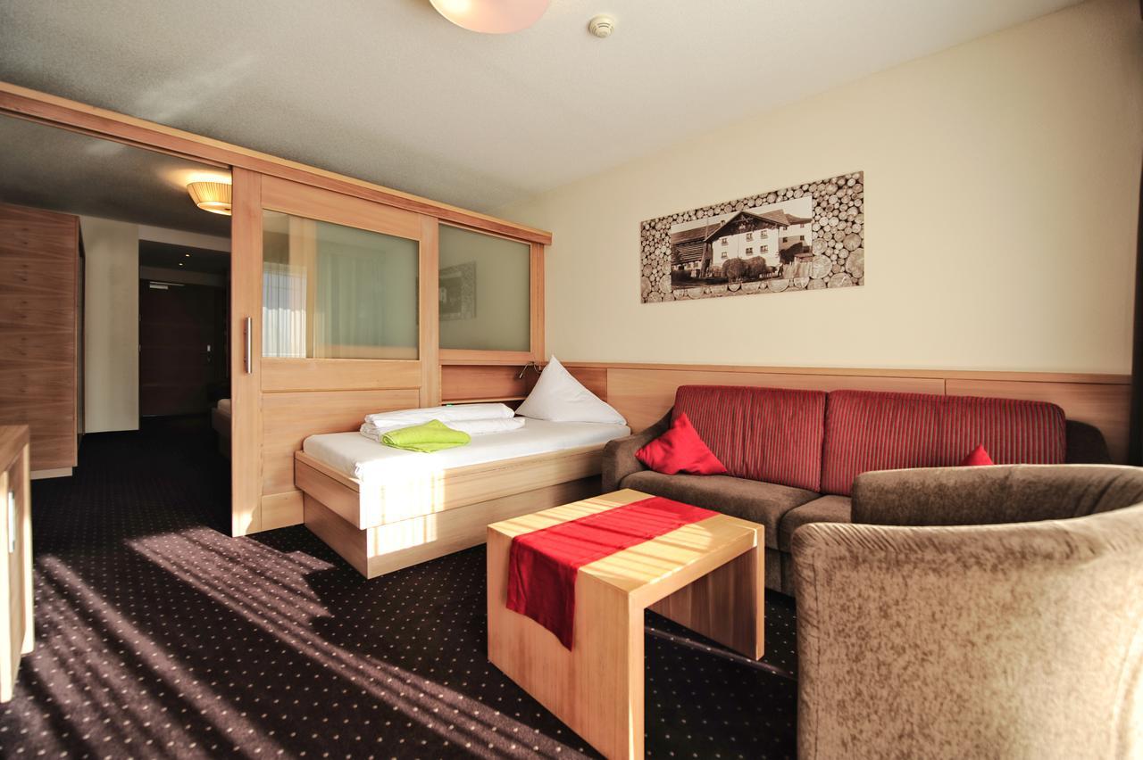 Hotel Roeck Garni ฟิสส์ ภายนอก รูปภาพ