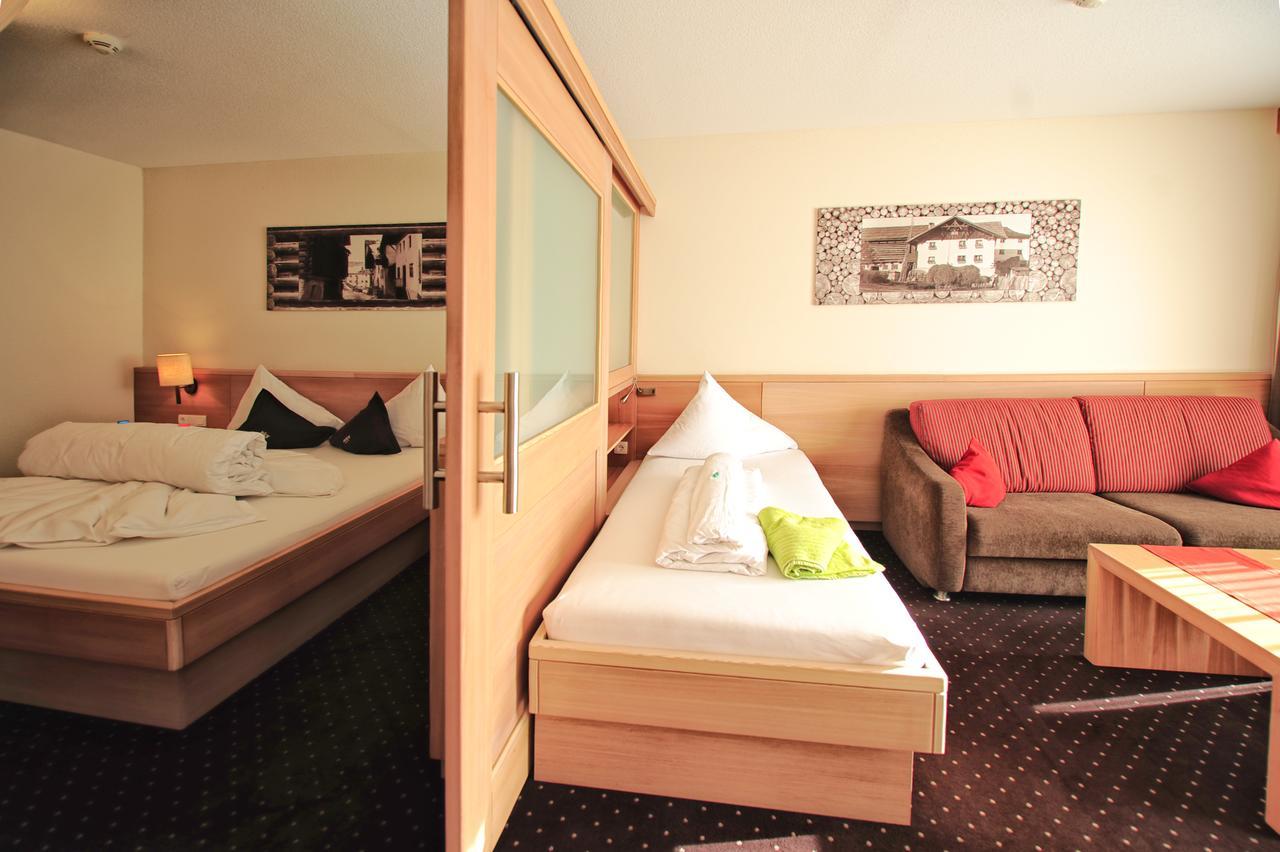 Hotel Roeck Garni ฟิสส์ ภายนอก รูปภาพ